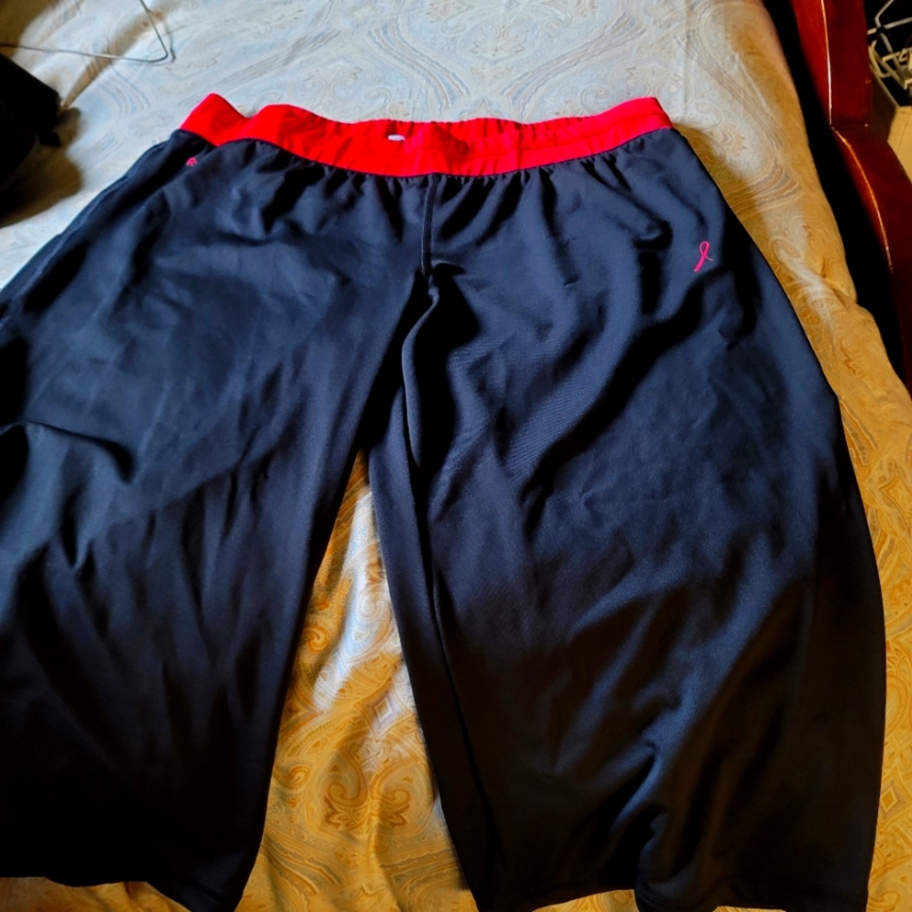 Reebok black capri exercise pants